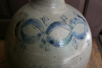 Detail of a jug by Thomas Commeraw. New York, 1810-1820. Stoneware. Historic Hudson Valley (VC.59.62). 